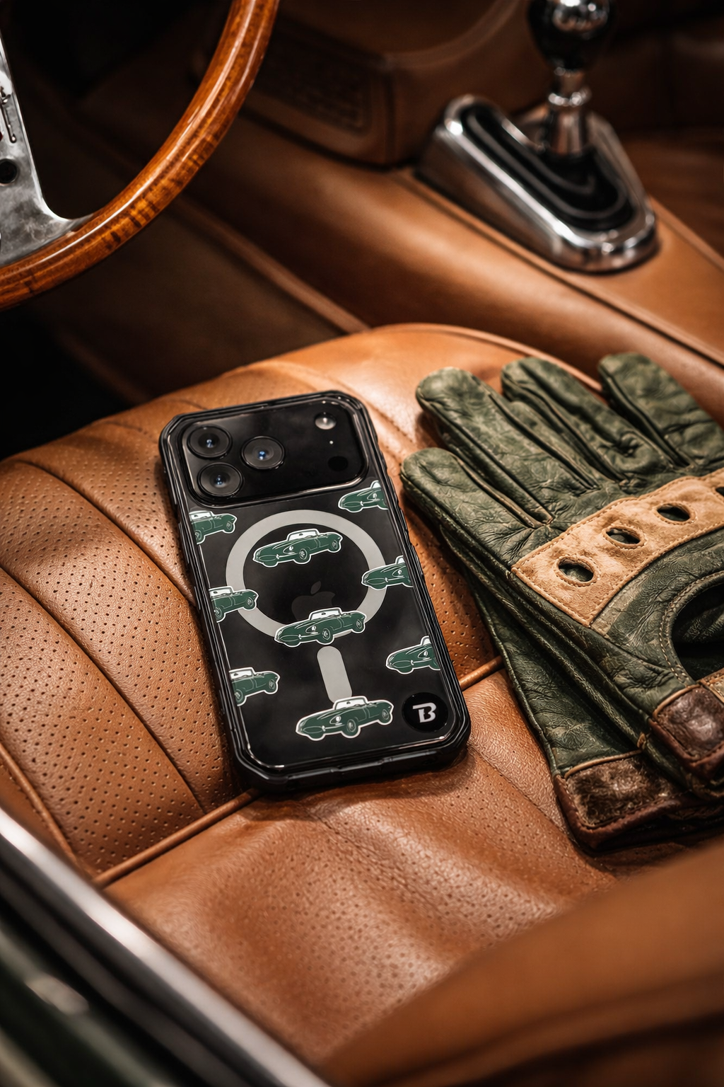 Chassis 06 - Jaguar E-Type MagSafe® clear case for iPhone®